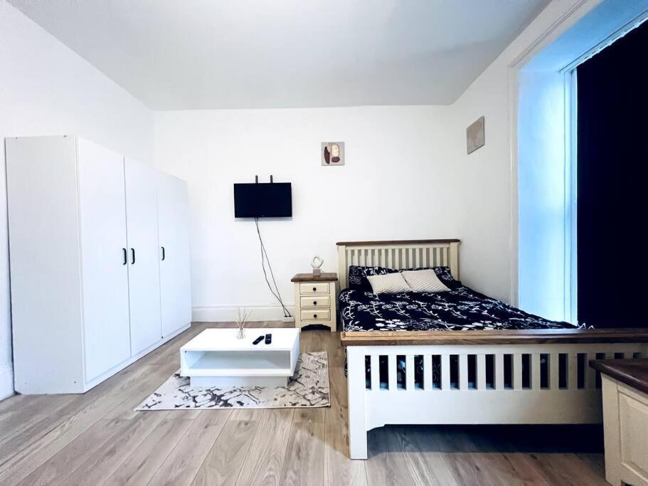 One Bedroom Close To Hyde Park #01 London Exterior foto